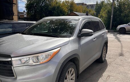 Toyota Highlander III, 2015 год, 3 700 000 рублей, 2 фотография