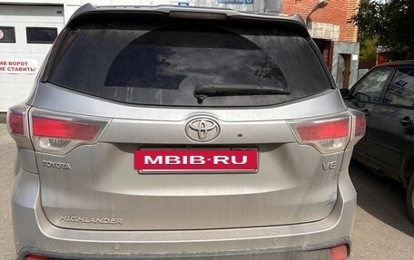 Toyota Highlander III, 2015 год, 3 700 000 рублей, 3 фотография