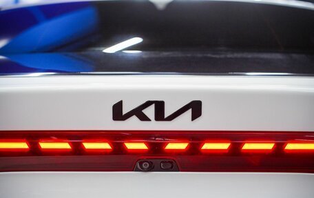 KIA K5, 2021 год, 2 575 000 рублей, 24 фотография