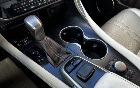 Lexus RX IV рестайлинг, 2016 год, 4 300 000 рублей, 20 фотография