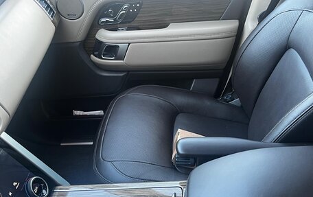 Land Rover Range Rover IV рестайлинг, 2018 год, 7 900 000 рублей, 15 фотография