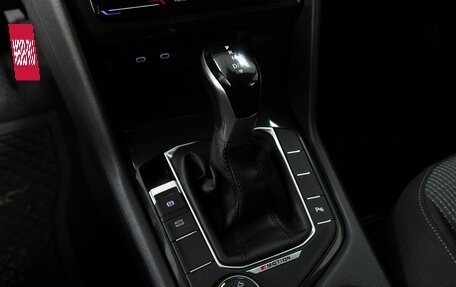 Volkswagen Tiguan II, 2021 год, 3 150 000 рублей, 14 фотография