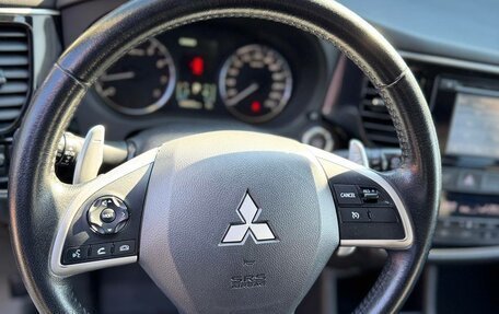 Mitsubishi Outlander III рестайлинг 3, 2014 год, 1 390 000 рублей, 10 фотография