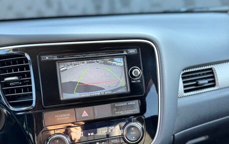 Mitsubishi Outlander III рестайлинг 3, 2014 год, 1 390 000 рублей, 9 фотография