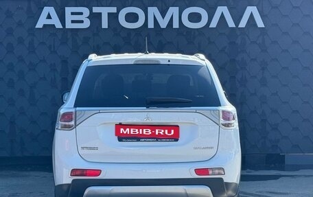 Mitsubishi Outlander III рестайлинг 3, 2014 год, 1 390 000 рублей, 4 фотография