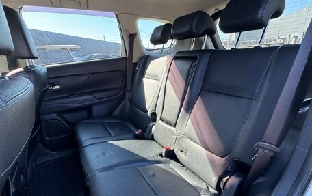 Mitsubishi Outlander III рестайлинг 3, 2014 год, 1 390 000 рублей, 14 фотография