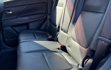 Mitsubishi Outlander III рестайлинг 3, 2014 год, 1 390 000 рублей, 15 фотография