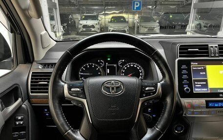 Toyota Land Cruiser Prado 150 рестайлинг 2, 2022 год, 7 300 000 рублей, 12 фотография