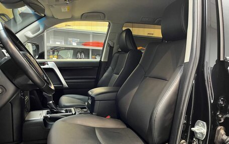 Toyota Land Cruiser Prado 150 рестайлинг 2, 2022 год, 7 300 000 рублей, 11 фотография