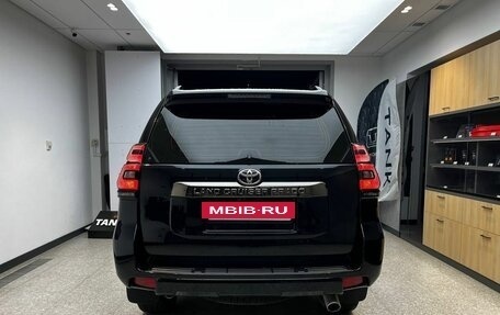 Toyota Land Cruiser Prado 150 рестайлинг 2, 2022 год, 7 300 000 рублей, 7 фотография