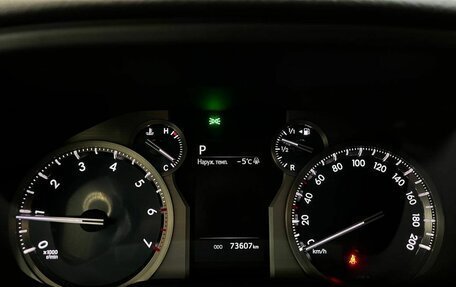 Toyota Land Cruiser Prado 150 рестайлинг 2, 2022 год, 7 300 000 рублей, 17 фотография