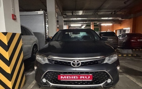 Toyota Camry, 2017 год, 2 590 000 рублей, 4 фотография