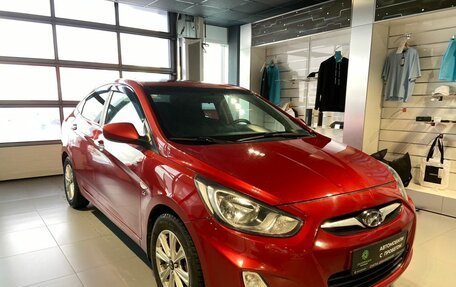 Hyundai Solaris II рестайлинг, 2012 год, 680 000 рублей, 3 фотография