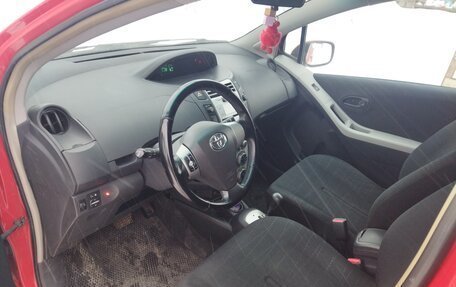 Toyota Yaris III рестайлинг, 2006 год, 640 000 рублей, 7 фотография