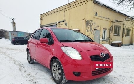 Toyota Yaris III рестайлинг, 2006 год, 640 000 рублей, 6 фотография