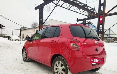Toyota Yaris III рестайлинг, 2006 год, 640 000 рублей, 3 фотография