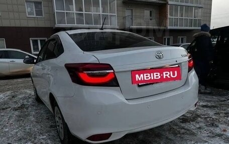 Toyota Vios III, 2022 год, 1 400 000 рублей, 6 фотография