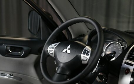 Mitsubishi Pajero Sport II рестайлинг, 2015 год, 1 899 000 рублей, 9 фотография