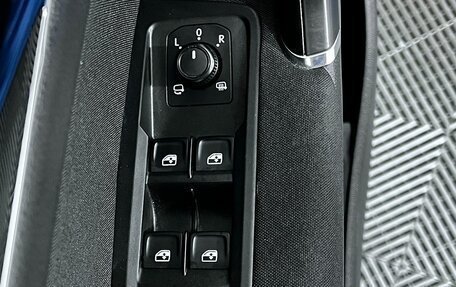 Volkswagen Touran III, 2018 год, 1 979 000 рублей, 19 фотография