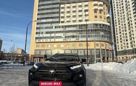 Toyota RAV4, 2024 год, 4 450 000 рублей, 2 фотография