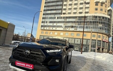 Toyota RAV4, 2024 год, 4 450 000 рублей, 4 фотография