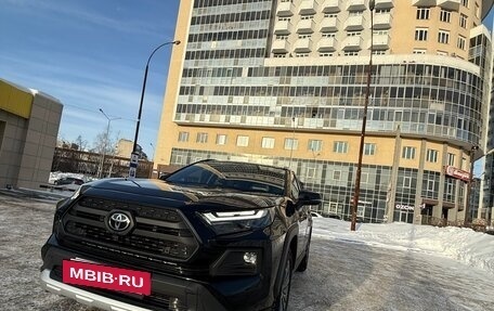 Toyota RAV4, 2024 год, 4 450 000 рублей, 5 фотография