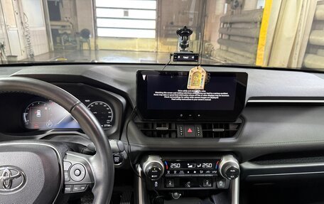 Toyota RAV4, 2024 год, 4 450 000 рублей, 13 фотография