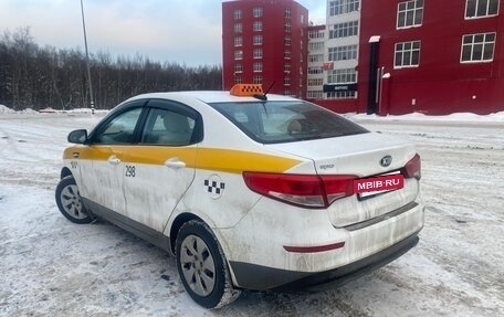 KIA Rio III рестайлинг, 2017 год, 750 000 рублей, 2 фотография