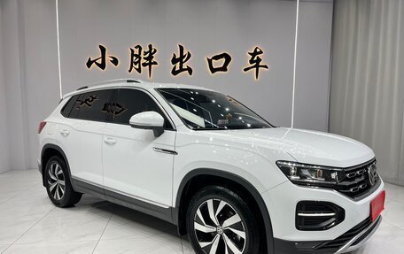 Volkswagen Touran III, 2021 год, 1 950 000 рублей, 2 фотография