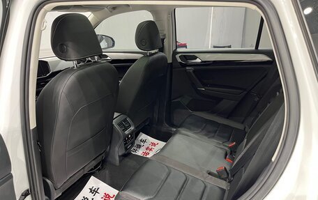 Volkswagen Touran III, 2021 год, 1 950 000 рублей, 8 фотография