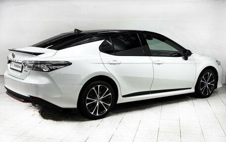 Toyota Camry, 2020 год, 3 190 000 рублей, 4 фотография