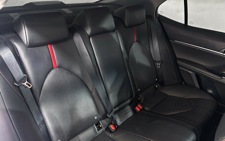 Toyota Camry, 2020 год, 3 190 000 рублей, 10 фотография