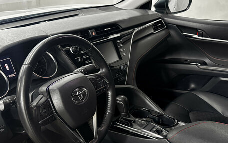 Toyota Camry, 2020 год, 3 190 000 рублей, 12 фотография