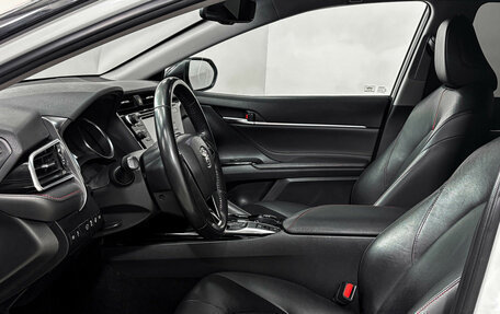 Toyota Camry, 2020 год, 3 190 000 рублей, 11 фотография