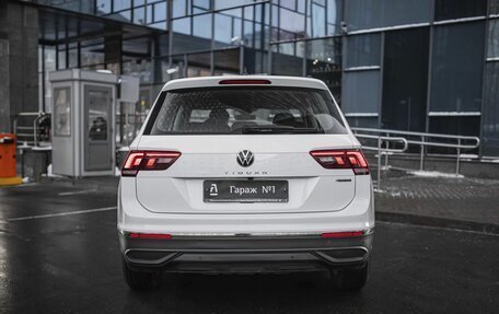 Volkswagen Tiguan II, 2021 год, 2 975 000 рублей, 5 фотография