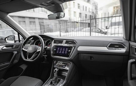 Volkswagen Tiguan II, 2021 год, 2 975 000 рублей, 9 фотография