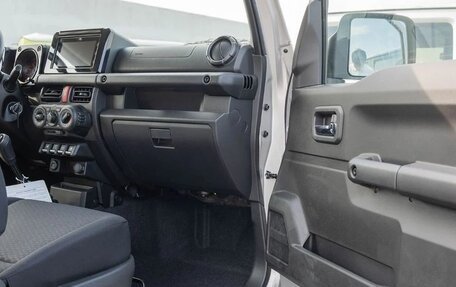 Suzuki Jimny, 2025 год, 2 720 000 рублей, 24 фотография