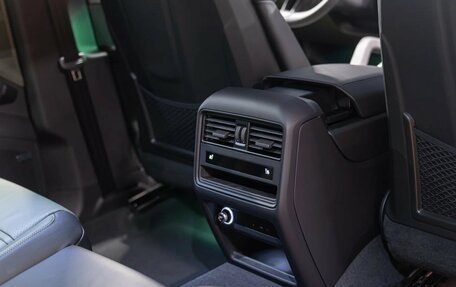 Porsche Cayenne III, 2025 год, 17 590 000 рублей, 26 фотография