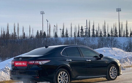 Toyota Camry, 2021 год, 2 620 000 рублей, 6 фотография