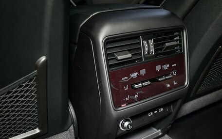 Porsche Cayenne III, 2025 год, 18 200 000 рублей, 25 фотография