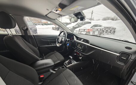 KIA Rio IV, 2021 год, 1 790 000 рублей, 10 фотография