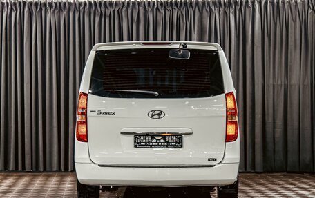 Hyundai Grand Starex Grand Starex I рестайлинг 2, 2015 год, 1 595 000 рублей, 5 фотография