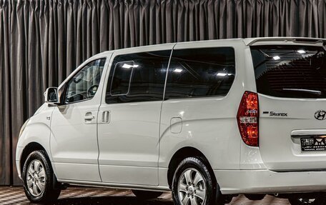 Hyundai Grand Starex Grand Starex I рестайлинг 2, 2015 год, 1 595 000 рублей, 9 фотография