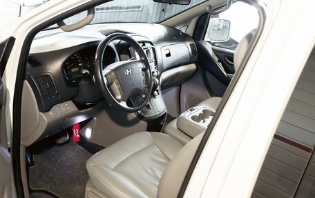 Hyundai Grand Starex Grand Starex I рестайлинг 2, 2015 год, 1 595 000 рублей, 13 фотография