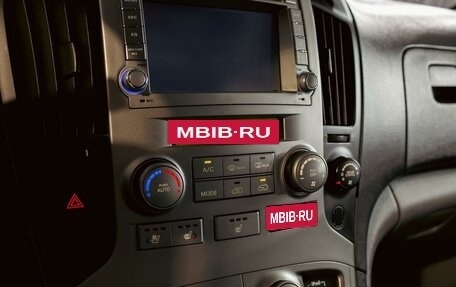 Hyundai Grand Starex Grand Starex I рестайлинг 2, 2015 год, 1 595 000 рублей, 15 фотография