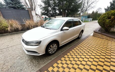 Volkswagen Jetta VI, 2015 год, 850 000 рублей, 1 фотография