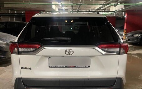 Toyota RAV4, 2020 год, 3 800 000 рублей, 2 фотография