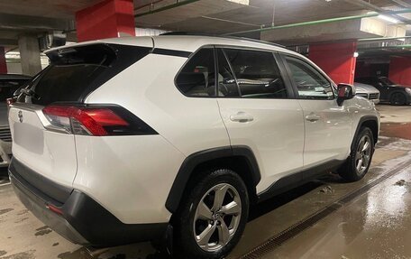 Toyota RAV4, 2020 год, 3 800 000 рублей, 8 фотография