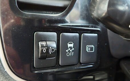 Mitsubishi Outlander III рестайлинг 3, 2013 год, 1 295 000 рублей, 16 фотография