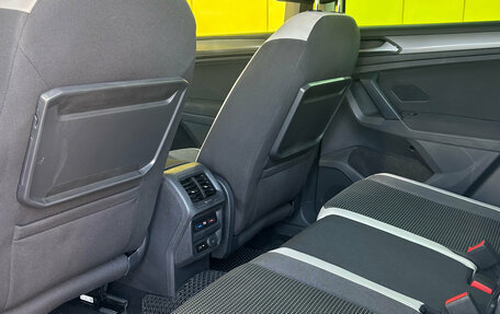 Volkswagen Tiguan II, 2019 год, 2 490 000 рублей, 10 фотография